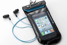 サンワサプライ、水深10mでも浸水しないiPhone・スマホ用防水ケース「200-PDA092」