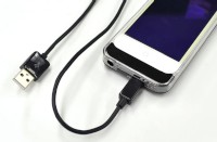 ラナが発売する「iPhone5専用バッテリー内蔵カスタムカバー」