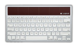 ロジクールは11日、ソーラーパネルを搭載し、電池交換のいらないMac/iPad/iPhone用ワイヤレスキーボード「ロジクール ワイヤレス ソーラーキーボード k760」を21日から発売すると発表した。