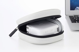 MacBook Airの電源アダプタをぴったり収納＆保護　専用ケース「200-IN036W」