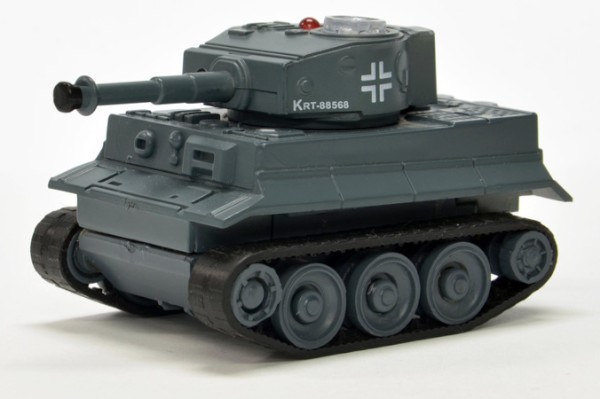 iPhone/iPadで操縦できる手のひらサイズの戦車型ラジコン「ラジ・コンバット USB 戦車RC for iPad/iPhone」