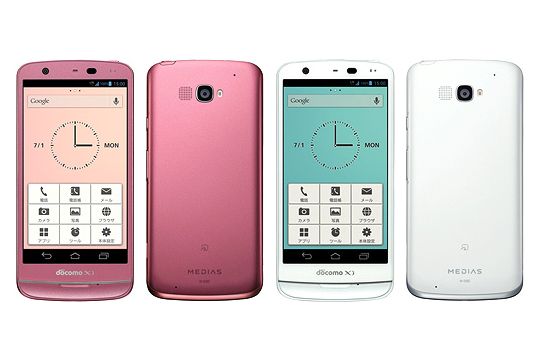 「ドコモ スマートフォン MEDIAS X N-06E」（画像：NTTドコモ）