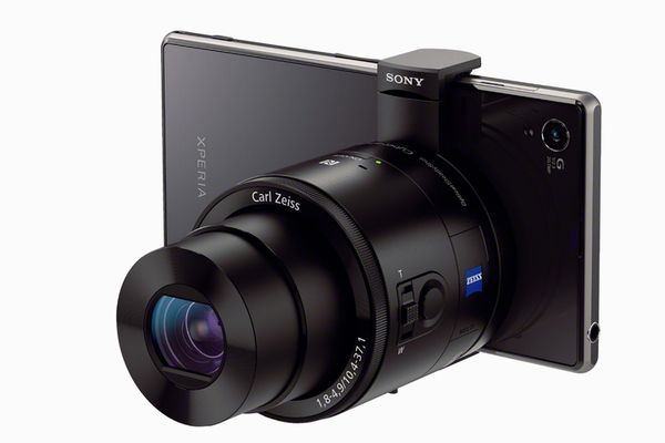 ソニー、スマホに装着できるレンズスタイルカメラを発表