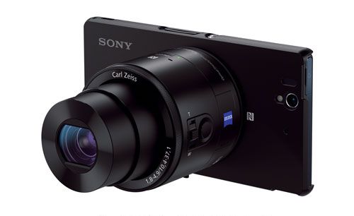 Xperia Z専用カメラアタッチメントケース装着時の例「DSC-QX100」（画像：ソニー）