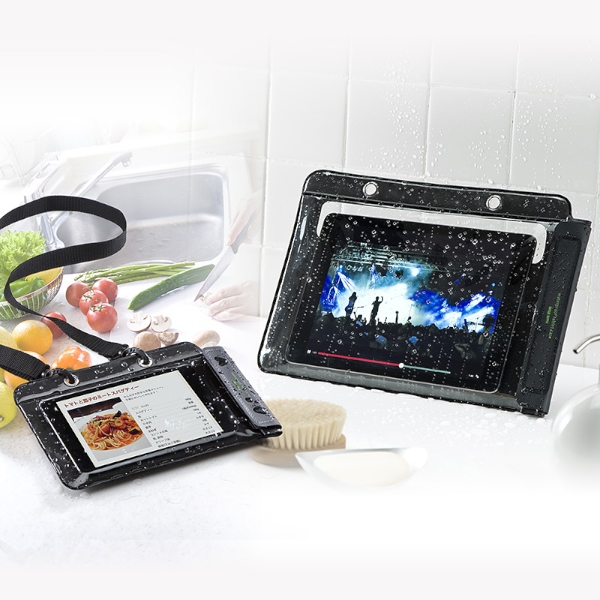 サンワサプライが6日発売した「iPad mini・Nexus7防水ケース（お風呂対応・7インチ汎用・スタンド機能・ストラップ付） 200-PDA126」「iPad・タブレットPC防水ケース（お風呂対応・iPad Air＆10.1インチ汎用・スタンド機能付） 200-PDA127」