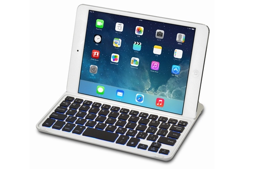 暗闇で光るiPad miniキーボード、新色の「ホワイト＆シルバー」が追加