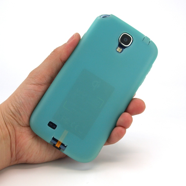 MicroUSB対応スマートフォンでワイヤレス充電が行える薄型充電シート『置きらく充電レシーバーシート for Android』