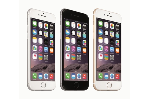 アップル、iPhone 6を発表　4.7インチと5.5インチに大型化　日本は19日発売