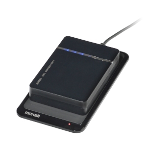 ワイヤレス充電の「Qi」規格に対応したワイヤレス＆USB モバイル充電器「mobile VOLTAGE」(WP-EMBL5000BK)
