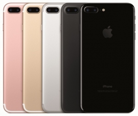 携帯キャリア3社は16日、米アップルの新型スマートフォン「iPhone 7」「iPhone 7 Plus」を発売した。（写真提供：アップル）