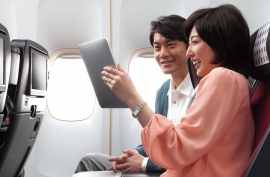 国内線航空機内での無料インターネット接続利用イメージ（JAL発表資料より）