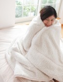 触れた瞬間、あったかい。 累計10,000枚以上売れた大ヒットやみつき毛布、「もこもこ毛布」専門のネットショップ 『moufu.jp』９月６日(水)オープン。