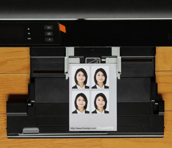 「FreeDPE コンビニ証明写真・自宅で証明写真」が顔検出機能をリリース　写真から顔を自動検出して、証明写真作成をより簡単に