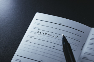 社内システムの煩雑なパスワード管理から解放「FIDO2認証アプライアンスサーバー」を共同開発、4月発売予定