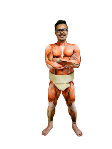 筋肉スーツであなたの体を【整え部屋】！格闘家整体師・nobu先生のYouTubeチャンネルが、ダイエットや通院いらずの講義を無料公開中！