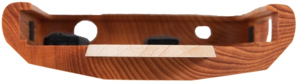 MSY株式会社の「GRAPHT」ブランドより飛騨高山の伝統工芸“一位一刀彫”を施したハンドメイドの天然木のケース「Real Wood Case for Xperia 1II／Xperia 1 III」を7月30日に発売します