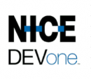 業界をリードするクラウド型オムニチャネルCXプラットフォーム「NICE CXone」と 新たなパートナーシップ「DEVoneパートナー」を締結しました。