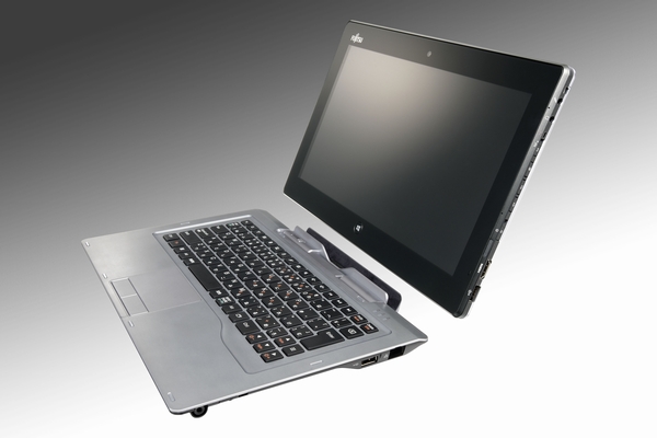 富士通、ノートPCとしても利用できるハイブリッドタブレットを開発