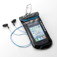 水深10mでも内部には浸水しないという「IPX8」に準拠した防水性能を持つiPhone・スマートフォン用防水ケース「200-PDA092」