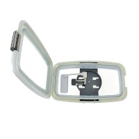 自転車のハンドルにiPhoneなどのスマートフォンを固定できる防水ケース「DN-82558」。スマートフォン本体をキズから守るほか、IPX-7相当の防水仕様で急な雨に遭遇しても本体を水から守る。