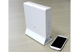 ドコモ、世界初のLTE・3G両方式に対応した超小型基地局を開発