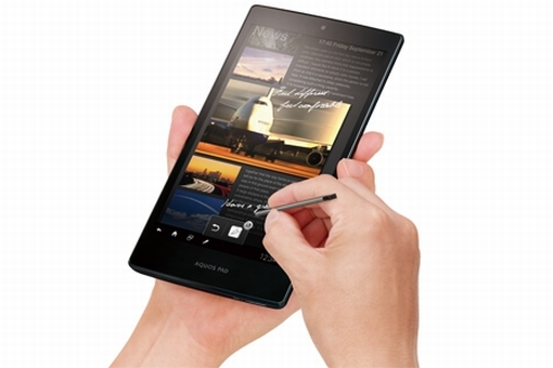 KDDI、IGZO搭載の7インチタブレット「AQUOS PAD」を12月7日に発売