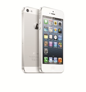 ソフトバンクモバイルは6日、iPhone 5に機種変更した契約者のパケット定額サービス定額料が1年間は4,410円になるキャンペーン「かいかえ割」を実施すると発表した。写真はiPhone 5（写真提供：アップル）