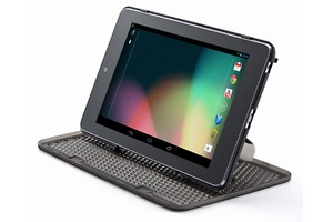 サンワサプライ、Nexus7専用の縦・横置き対応スタンドケース「200-PDA105BK」【動画】