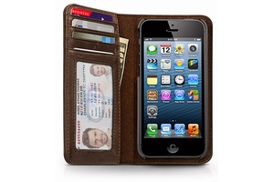 左右に開いて使うブック型の本革iPhone 5用ケース「Twelve South BookBook」