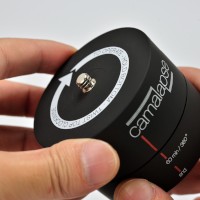 スマートフォンやデジカメで自動パノラマ動画撮影を可能にする雲台「Camalapse3」
