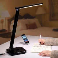 サンワサプライの多機能デスクライト「自然光LEDデスクライト 800－LED003シリーズ」。スピーカーとマイクを内蔵し、Bluetoothでスマートフォンのハンズフリー通話や音楽再生ができる。