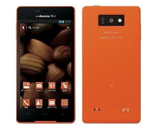 「docomo with series Optimus LIFE L-02E」（carrot orange）（画像：NTTドコモ）