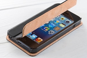 サンワサプライ、SmartCover風の手帳型iPhone5ケース「200-PDA112シリーズ」