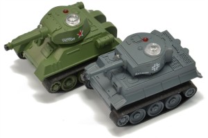 iPhone/iPadで操縦できる手のひらサイズの戦車型ラジコン「ラジ・コンバット USB 戦車RC for iPad/iPhone」