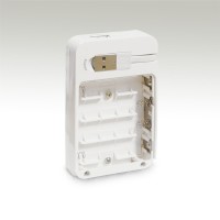 日本トラストテクノロジー（JTT）は5日、乾電池でスマートフォンなどを充電できるUSB電池パック「MyCharger USB Pro」を発売した。