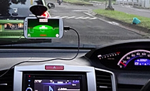 車両に搭載されたスマートフォン（画像：ホンダ）
