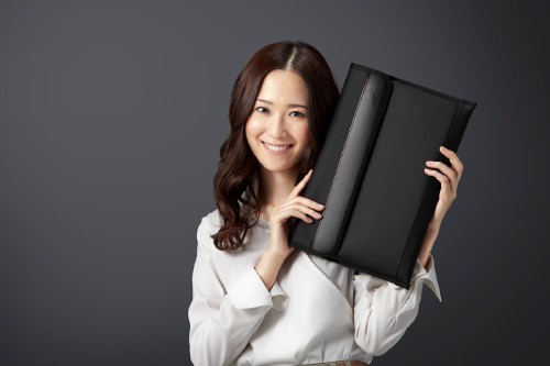 レノボ、ThinkPad専用の高級ケースを発売