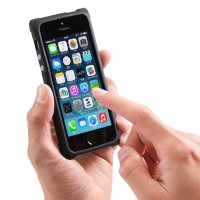四隅のダンパーで落下時の衝撃を抑えるサンワサプライのiPhone 5s / 5ケース「200-PDA135GY」