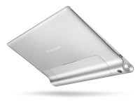 レノボ・ジャパン製のタブレット端末「YOGA TABLET8」に、IIJのプリペイド型SIMカードを同封したモデルが2月1日に発売される。