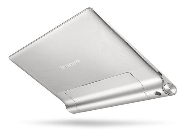 レノボ・ジャパン製のタブレット端末「YOGA TABLET8」に、IIJのプリペイド型SIMカードを同封したモデルが2月1日に発売される。