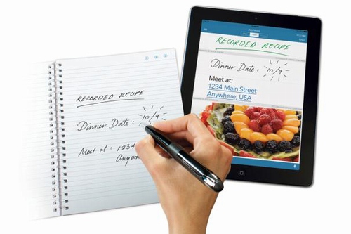 楽天、スマートペン「Livescribe3」を発売　ノートに書いた内容をiOS端末に自動同期