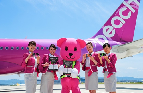 ソネット、ピーチ機内でプリペイドSIMを販売開始　訪日外国人向け