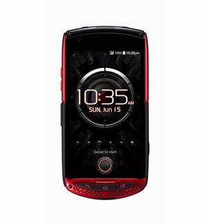au史上最強という高耐久性の4.5型スマートフォン「TORQUE」