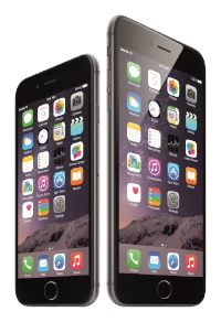 米アップルは9日、スマートフォン「iPhone」の最新版となる「iPhone 6」「iPhone 6 Plus」を公開した（写真提供：アップル）