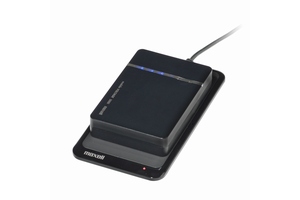 日立マクセル、ワイヤレス充電「Qi」に対応したモバイルバッテリー「mobile VOLTAGE」