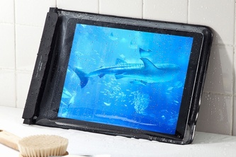 サンワサプライ、防塵・防水規格の12.9インチ対応タブレットケースを新発売！