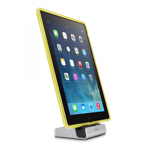 ベルキンより、人気のドックスタンドにiPadへ対応したモデルが登場　～コネクタ調整ホイール搭載でケースを着けたままでも使用可能なモデルも～