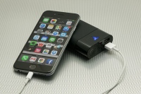 軽くなったモバイルバッテリー「HY-T1」が新発売。容量10200mAhで本体重量195gを実現