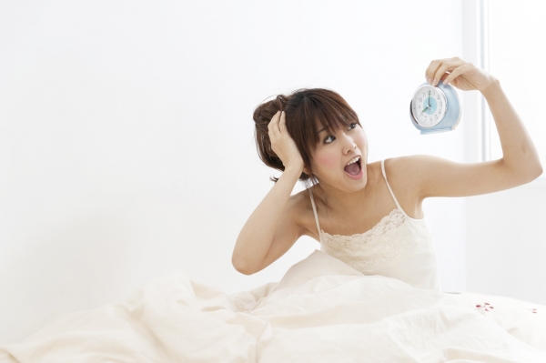 一人暮らしの息子や娘の寝起きを毎朝確認！家族見守り型モーニングコールサービス誕生