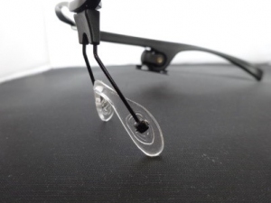 M300スマートグラスの生産体制が整い、日本市場でも本格出荷を開始し、付け替え可能な鼻パッドも新たに同梱しました。